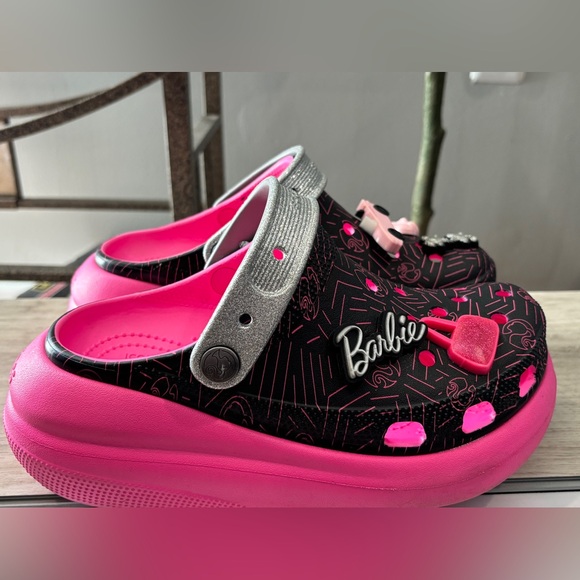 Barbie Croc Black and Pink Size 7 - Picture 2 of 4